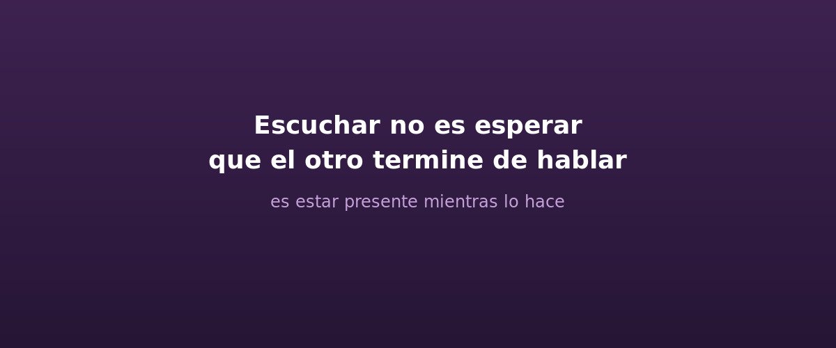 Pareja sentada frente a frente escuchándose con atención plena